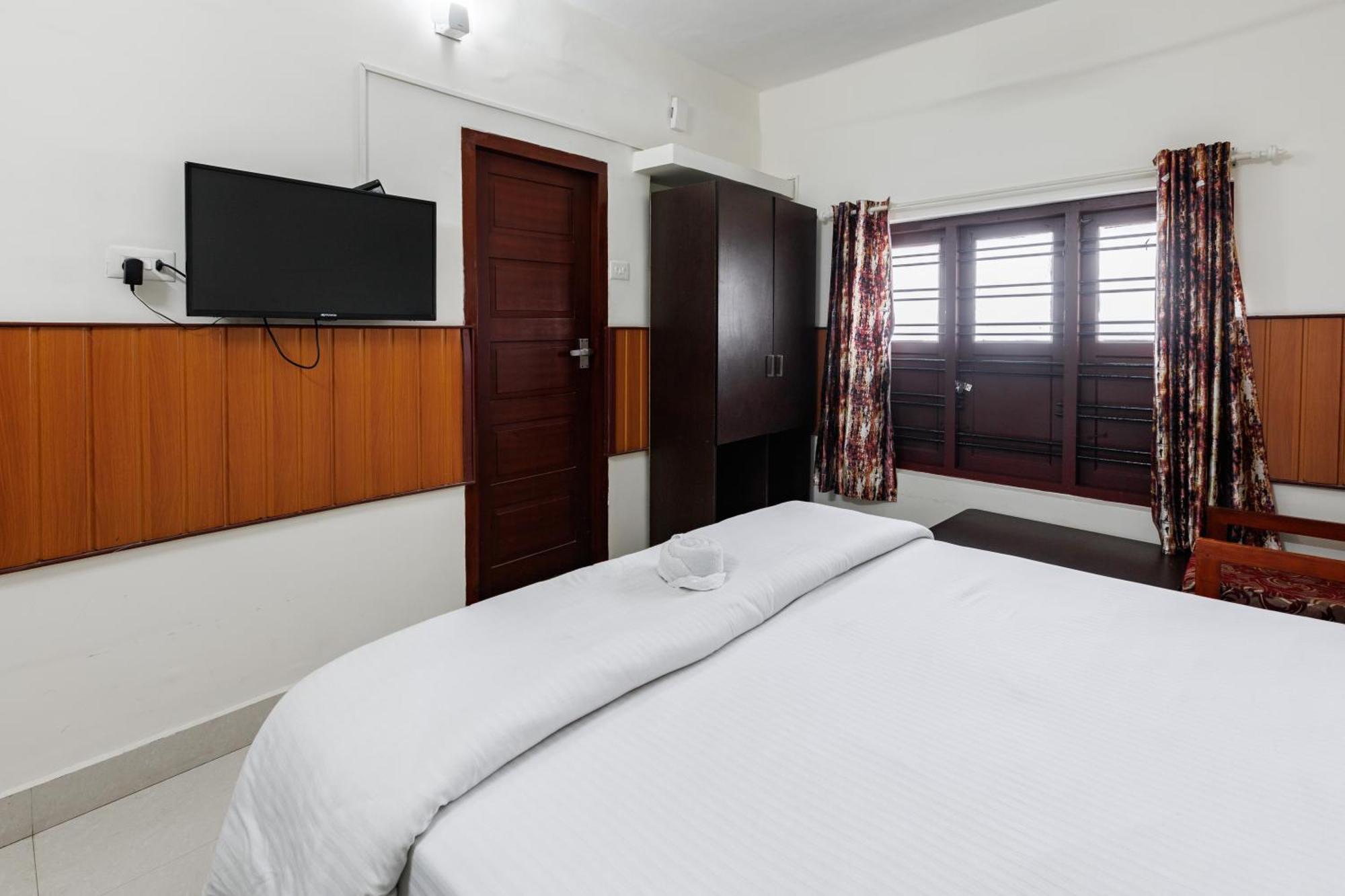 Paulson Park Hotel Kochi Exterior photo