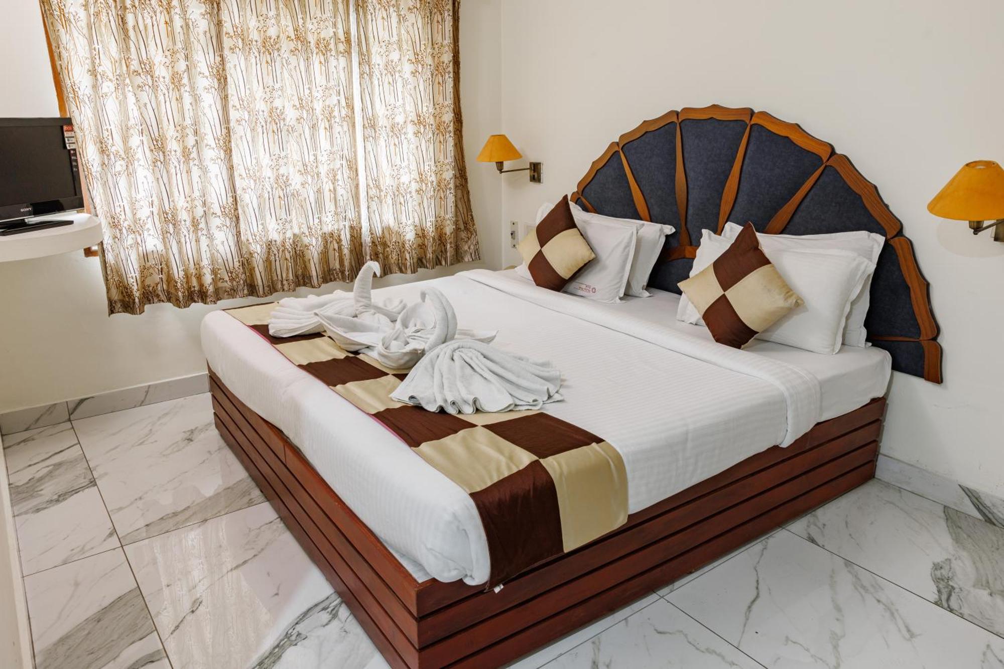 Paulson Park Hotel Kochi Exterior photo
